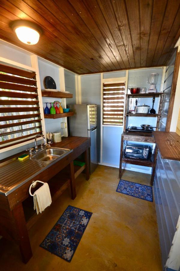 Katamah Beachfront Guesthouse トレジャー・ビーチ エクステリア 写真